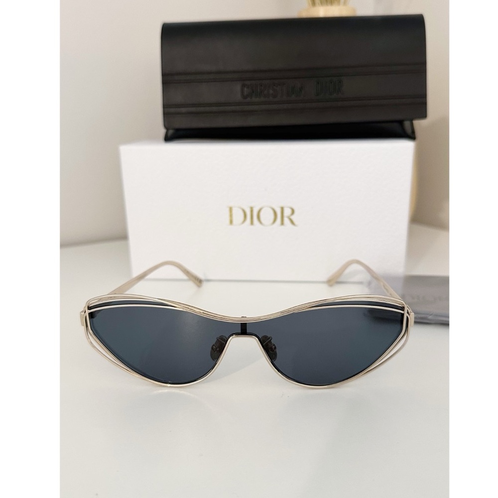 DIOR ~ Fildior M1u Cat-Eye Sunglasses